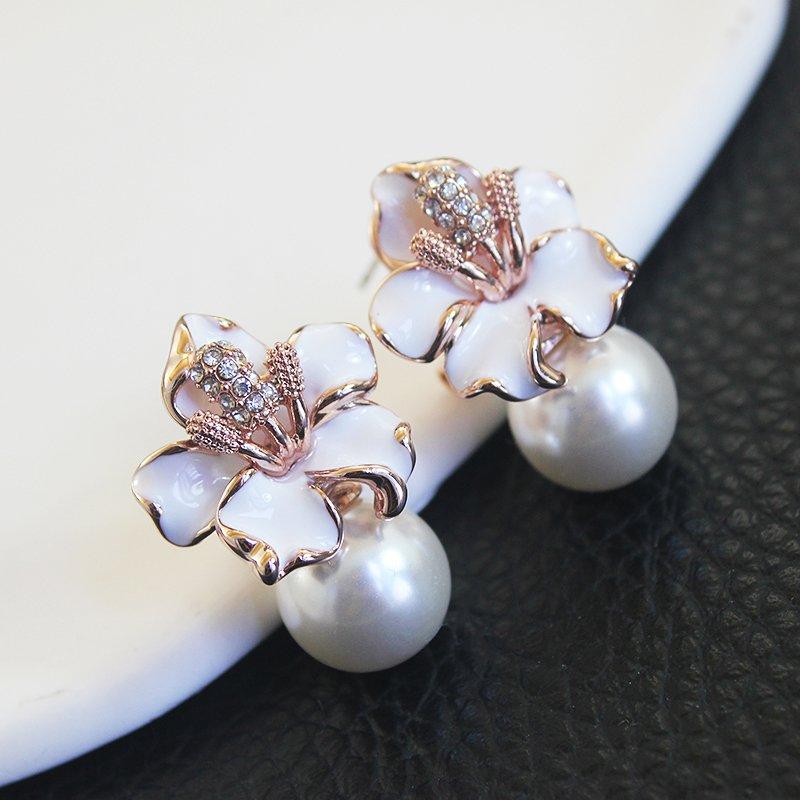 European and American style exaggerated large earrings, new fashion, light luxury flower pearl earrings, female personality and temperament earrings