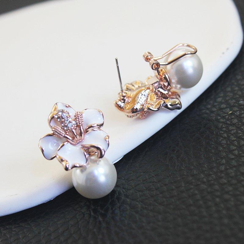 European and American style exaggerated large earrings, new fashion, light luxury flower pearl earrings, female personality and temperament earrings