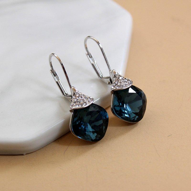 High end crystal earrings with feminine temperament, rhinestone earrings, Korean version gemstone OL anti allergic earrings, Valentine's gift