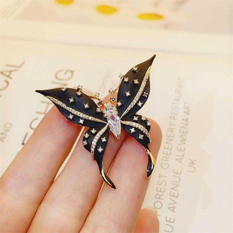 High end feel black butterfly brooch, high-end luxury sparkling design, brooch, suit sweater, versatile chest flower accessory