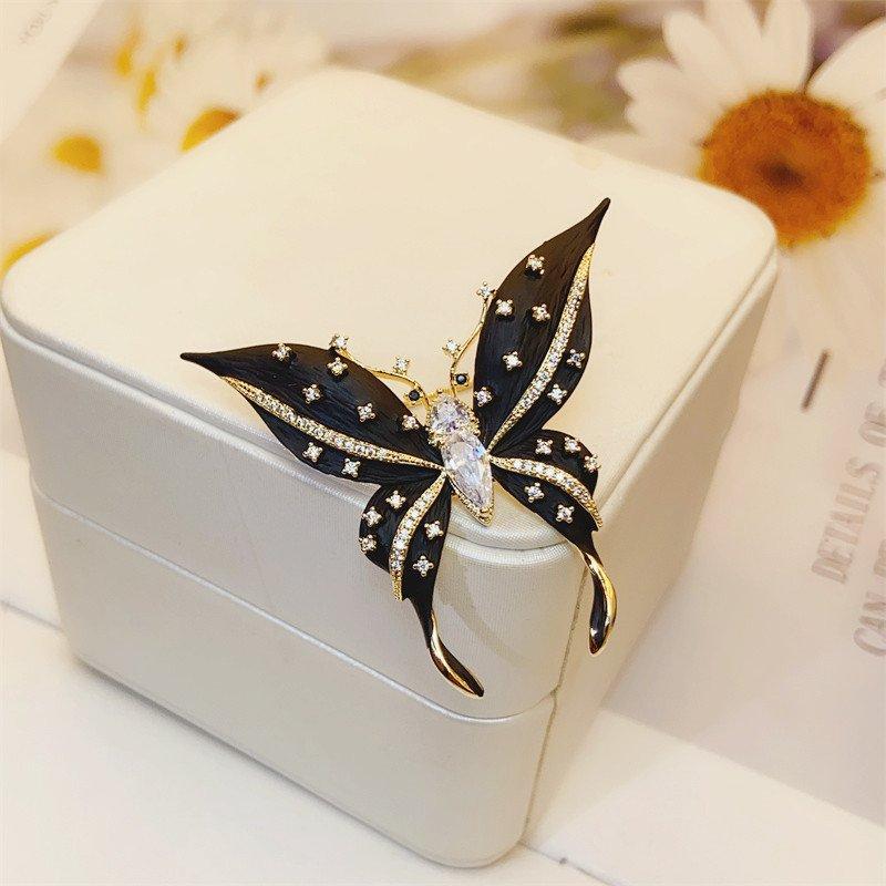 High end feel black butterfly brooch, high-end luxury sparkling design, brooch, suit sweater, versatile chest flower accessory