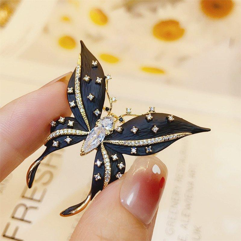 High end feel black butterfly brooch, high-end luxury sparkling design, brooch, suit sweater, versatile chest flower accessory