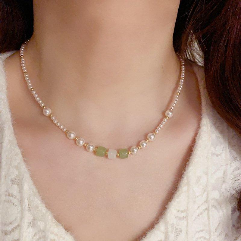 Imitation jade high brightness pearl necklace, women's light luxury niche design, high-end sense, simple and versatile temperament, women's collarbone chain accessories