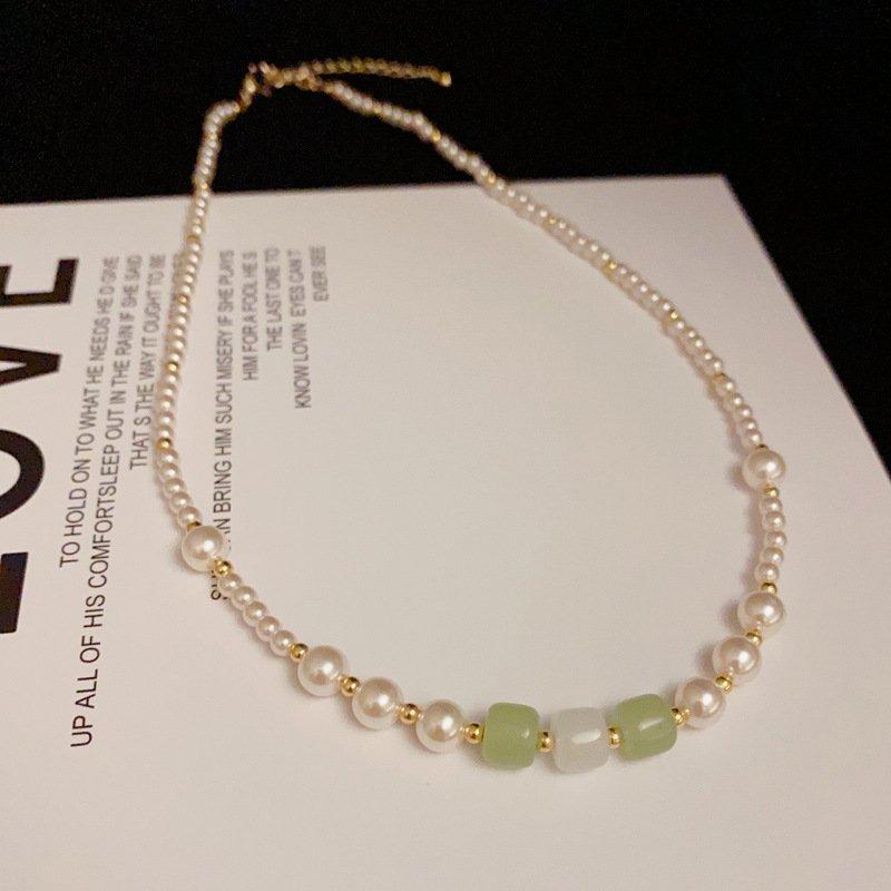 Imitation jade high brightness pearl necklace, women's light luxury niche design, high-end sense, simple and versatile temperament, women's collarbone chain accessories