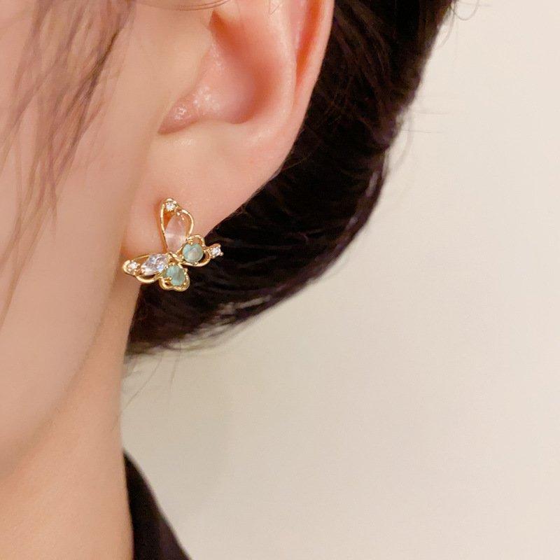 Japanese and Korean fashion exquisite colorful butterfly earrings small, fresh, sweet, simple and versatile s925 silver stud post anti allergy earrings