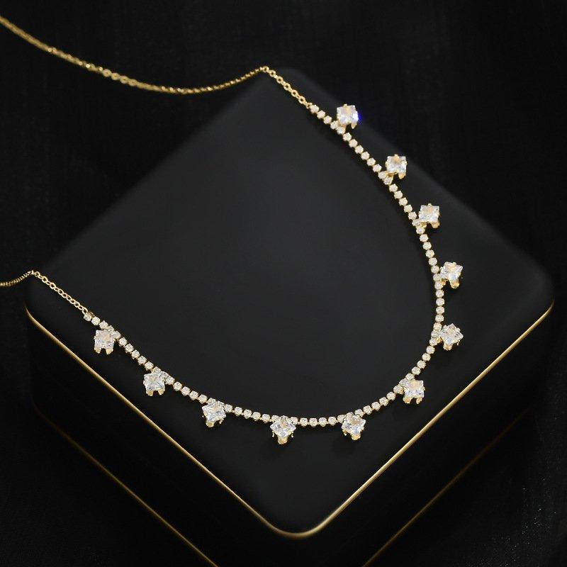 Japanese and Korean style micro inlaid diamond super sparkling necklace, fashionable temperament, exquisite rhinestone collarbone chain, women's light luxury niche accessories