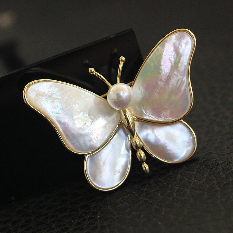 Korean natural mother shell butterfly brooch for women, high-end exquisite niche ins, simple and versatile pin decoration gift