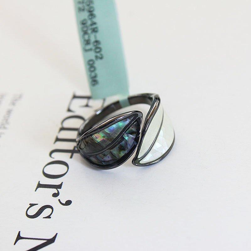 Korean trendsetter shell ring female pearl mother shell fashion personality ins ring niche design leaf forefinger ring