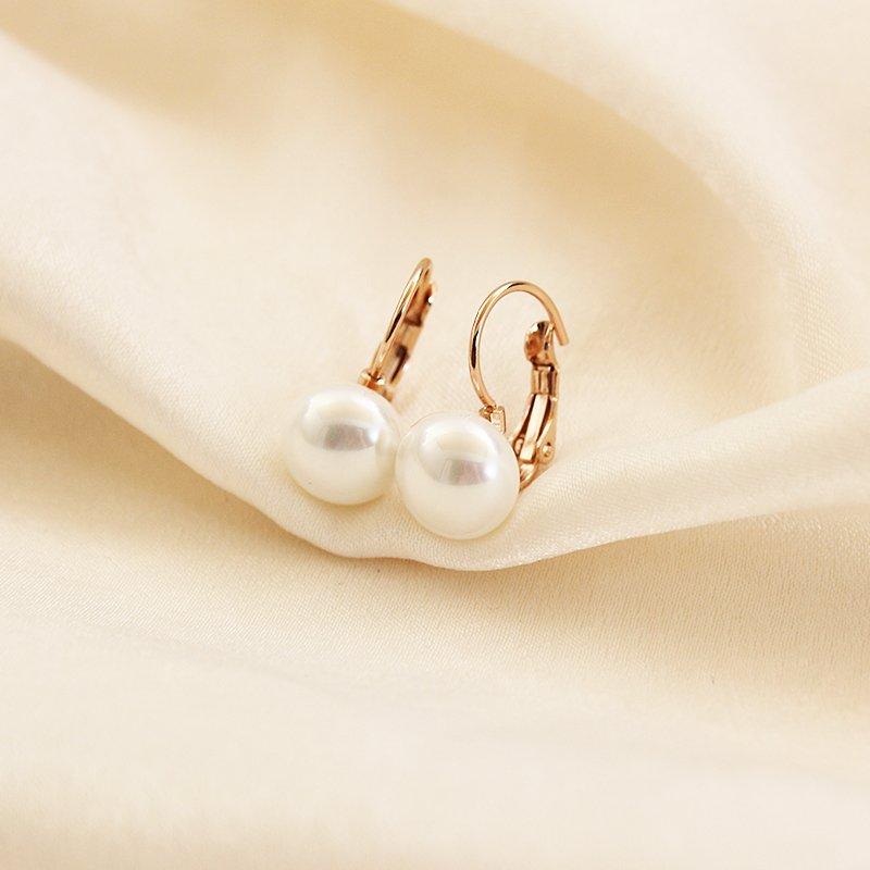 Korean version of fashionable temperament, simple and versatile pearl earrings, ear buckles, delicate women's new summer clothes, accessories, earrings, trendy