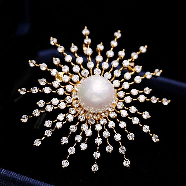 Korean version of light luxury brooch, women's sky full of stars, snowflakes, zircon, pearls, chest flowers, super sparkling rhinestones, coat, sweater, brooch, clothing accessories