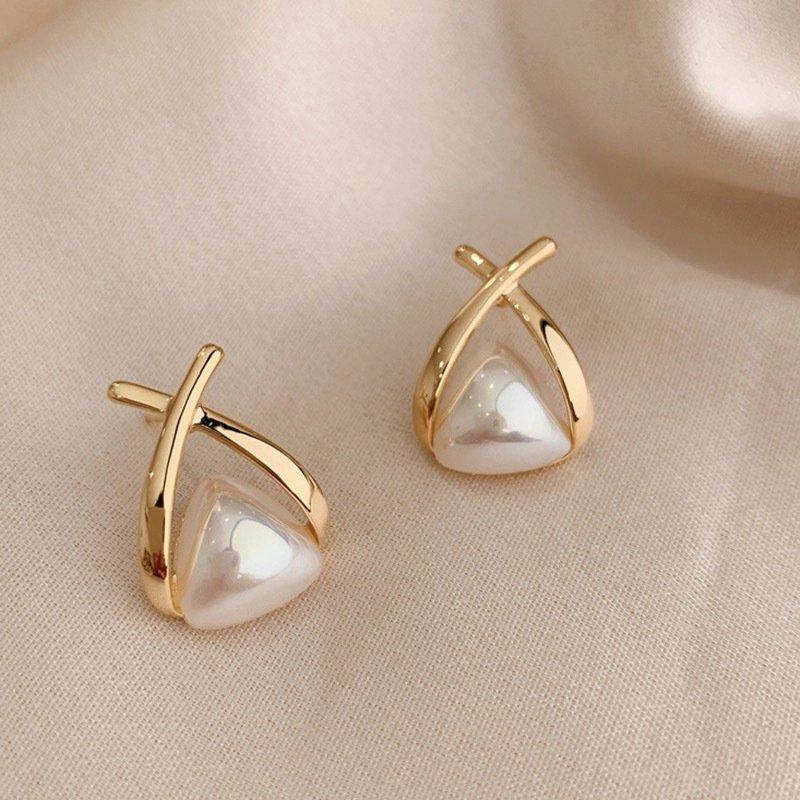 New pearl earrings for women with simple and elegant temperament, S925 silver stud post earrings, OL style, ins, niche earring trend