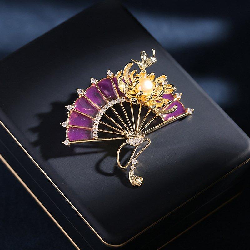 Retro Chinese style cheongsam, pressed collar Hanfu accessories, chest flower, women's pin, elegant temperament, antique style, chrysanthemum fan brooch