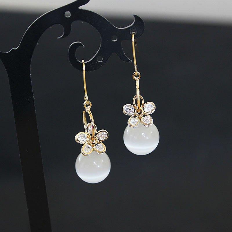 Retro Wind Moon Light Stone Earrings Summer Small Fresh Flower Crystal Earrings Girl Heart Forest Series Tassel Earrings Fashion