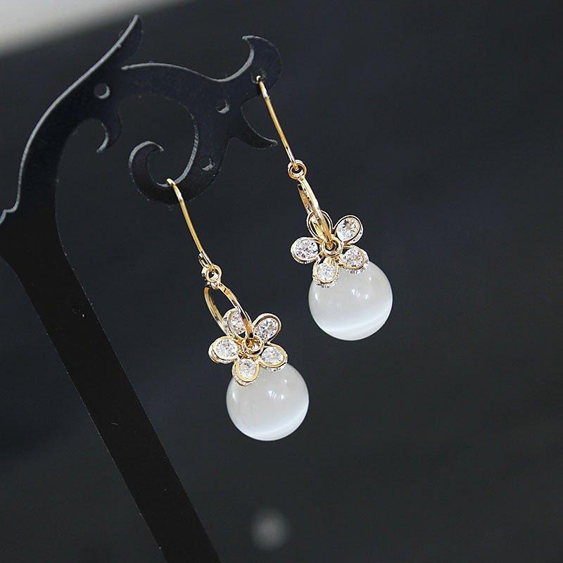 Retro Wind Moon Light Stone Earrings Summer Small Fresh Flower Crystal Earrings Girl Heart Forest Series Tassel Earrings Fashion