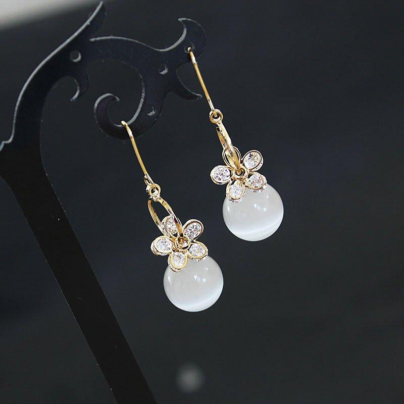 Retro Wind Moon Light Stone Earrings Summer Small Fresh Flower Crystal Earrings Girl Heart Forest Series Tassel Earrings Fashion