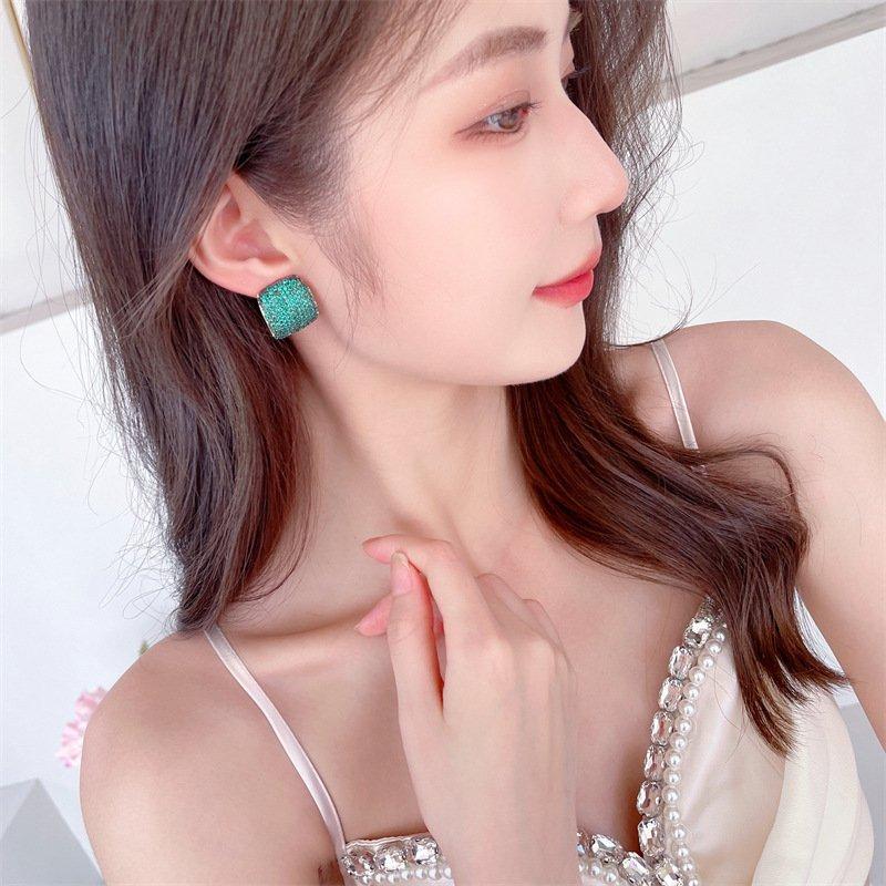 Retro colored earrings s925 silver stud post French niche fashion earrings for women, light luxury high-end feeling, buckle anti loss earrings