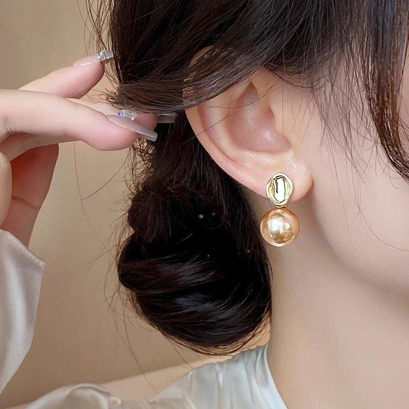 S925 Silver stud post Earrings with Korean Style, Grey Pearl Earrings, Geometric Luxury Earrings, Simple Commuter Versatile Earrings