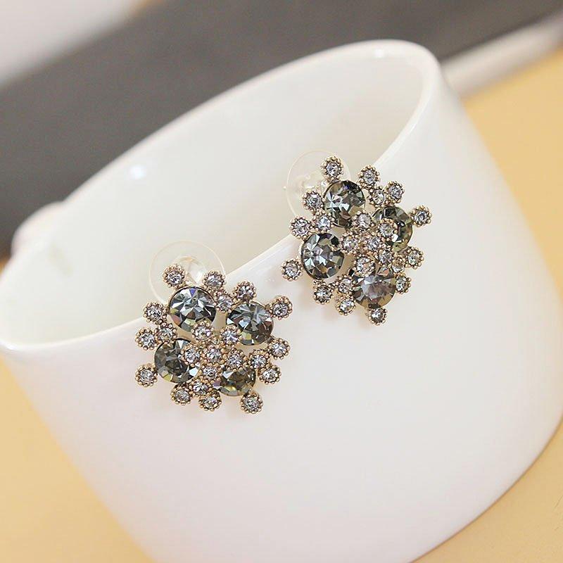 Sparkling rhinestones, large earrings, Japanese and Korean new autumn and winter red crystal earrings, women's internet famous 925 sterling silver stud post earrings, trendy