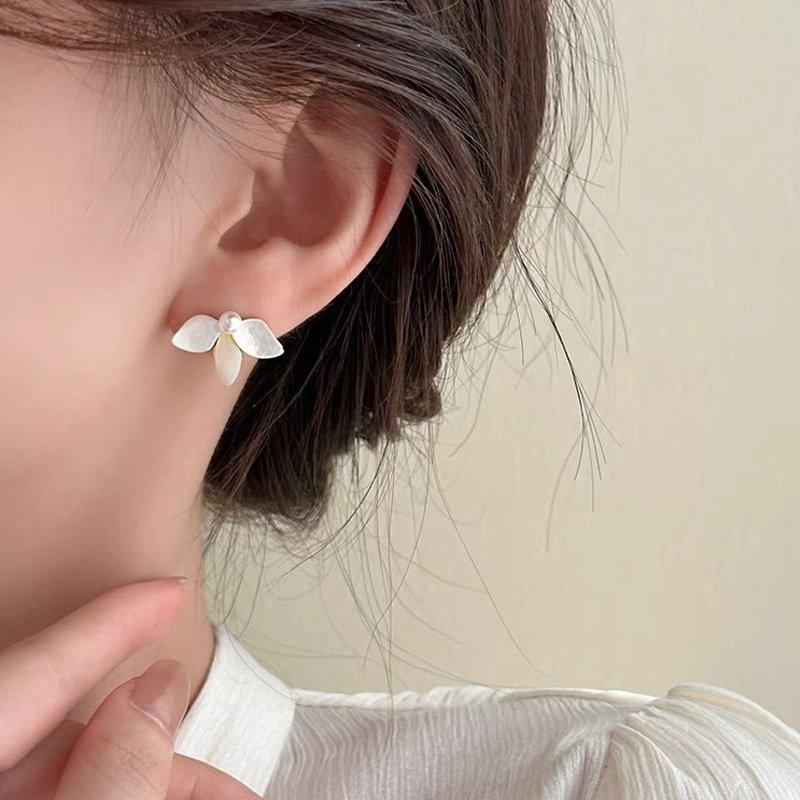 Star style Shell Flower Pearl Earrings S925 Silver stud post Charm Small and Sweet Exquisite Earrings Ear Accessories