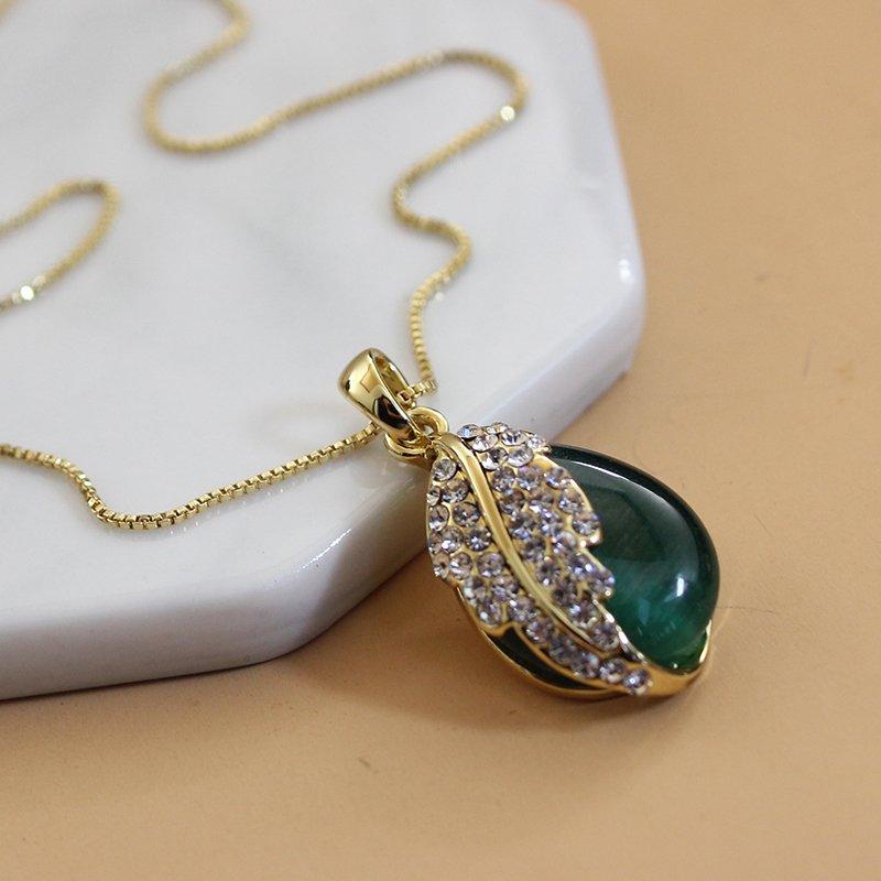 Super sparkling rhinestone earrings, women's high-end feel, green cat eye stone necklace, fashionable temperament, collarbone chain two-piece set