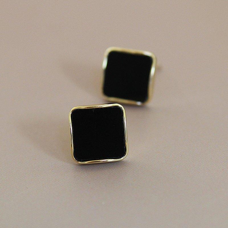 Temperament OL925 Silver stud post Earrings 2019 New Japanese and Korean Women's Geometric Diamond Black Anti Allergy Cold Wind Earrings