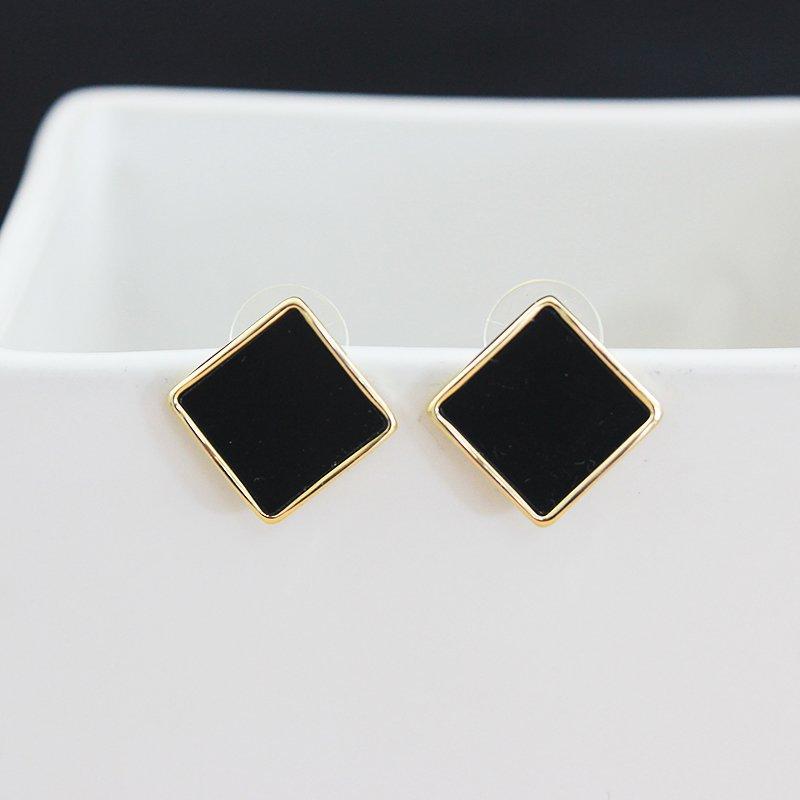 Temperament OL925 Silver stud post Earrings 2019 New Japanese and Korean Women's Geometric Diamond Black Anti Allergy Cold Wind Earrings