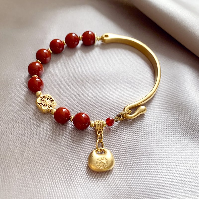 Ancient gold lock bag, southern red bracelet, women's high-end bracelet, 2024 new popular item, light luxury niche exquisite bracelet