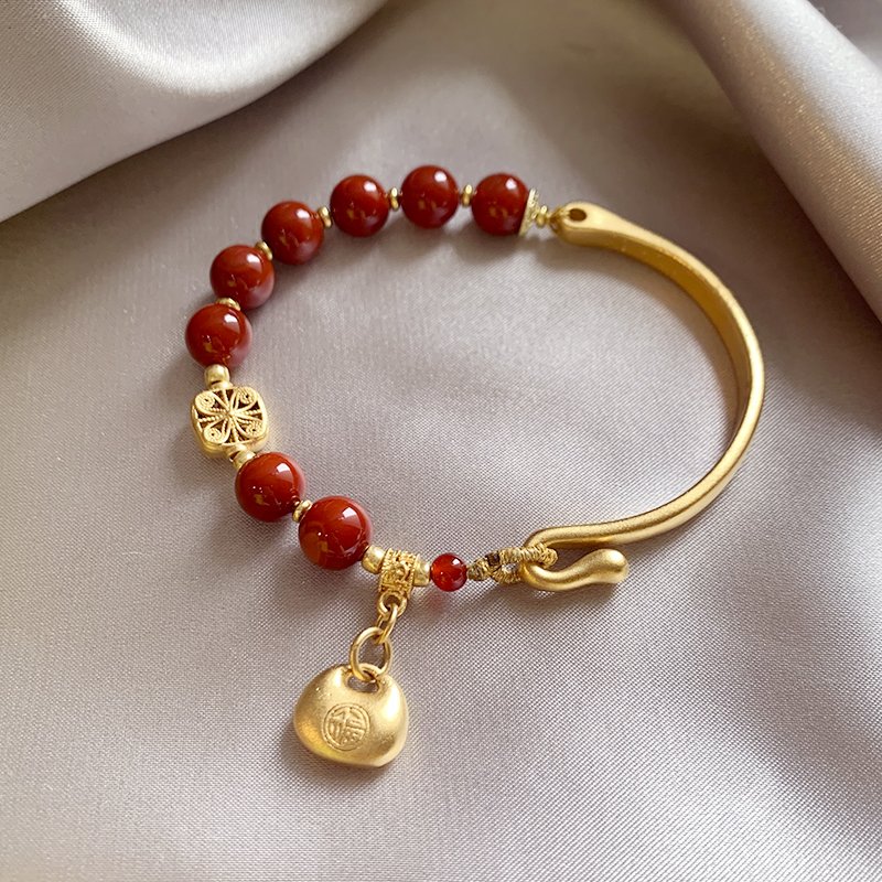 Ancient gold lock bag, southern red bracelet, women's high-end bracelet, 2024 new popular item, light luxury niche exquisite bracelet