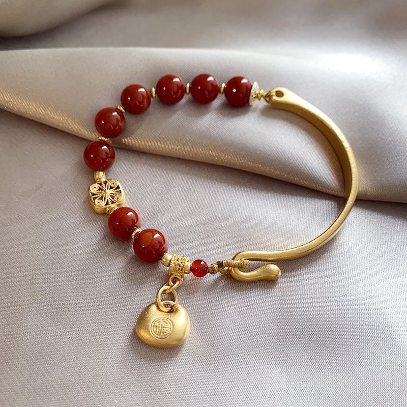 Ancient gold lock bag, southern red bracelet, women's high-end bracelet, 2024 new popular item, light luxury niche exquisite bracelet