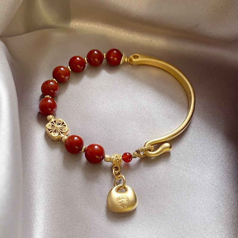 Ancient gold lock bag, southern red bracelet, women's high-end bracelet, 2024 new popular item, light luxury niche exquisite bracelet