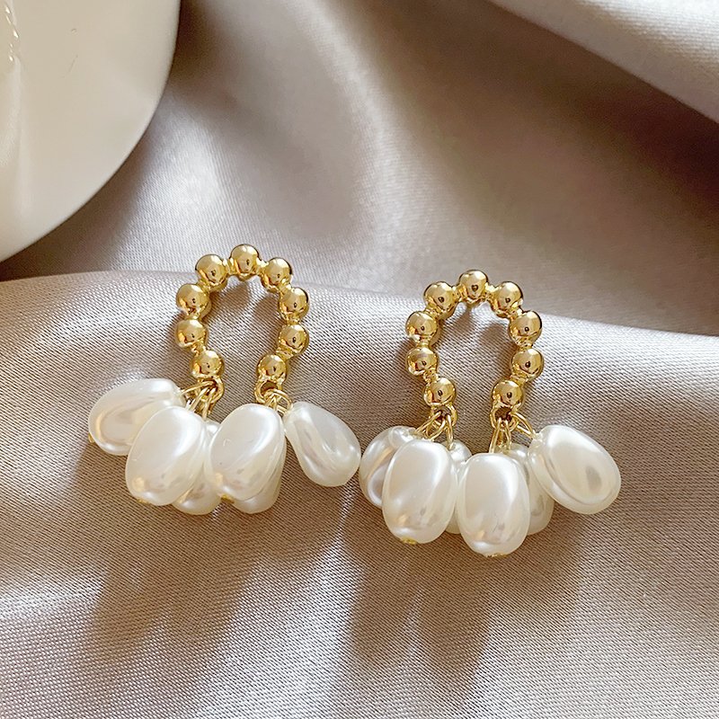 Baroque pearl earrings for women, luxurious and high-end earrings, 2024 new popular item, niche and unique earrings, ear accessories