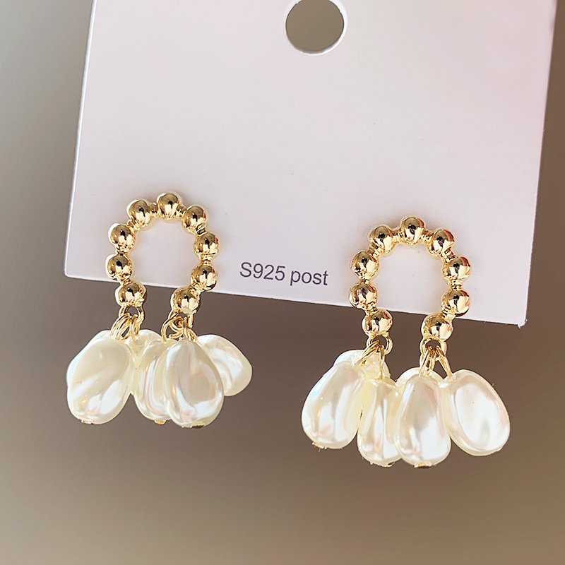 Baroque pearl earrings for women, luxurious and high-end earrings, 2024 new popular item, niche and unique earrings, ear accessories