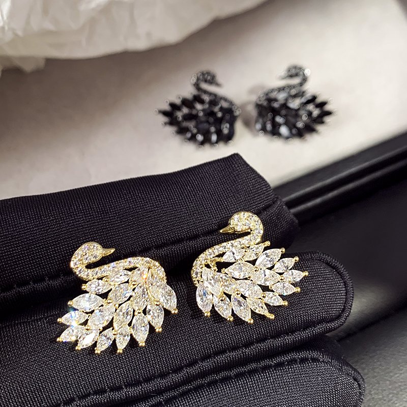 Black Swan Earrings, Women's Light Luxury Charm, Niche Earrings, 2024 New Explosive, High End, Unique Earrings