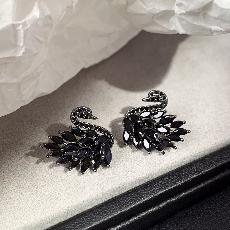 Black Swan Earrings, Women's Light Luxury Charm, Niche Earrings, 2024 New Explosive, High End, Unique Earrings