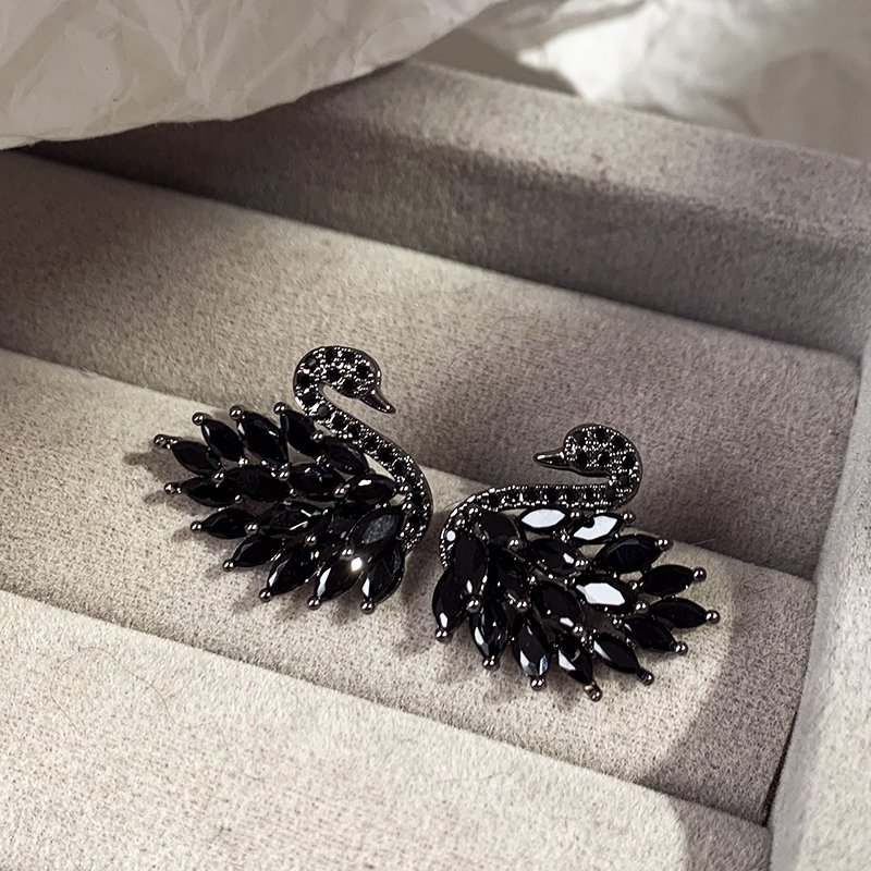 Black Swan Earrings, Women's Light Luxury Charm, Niche Earrings, 2024 New Explosive, High End, Unique Earrings