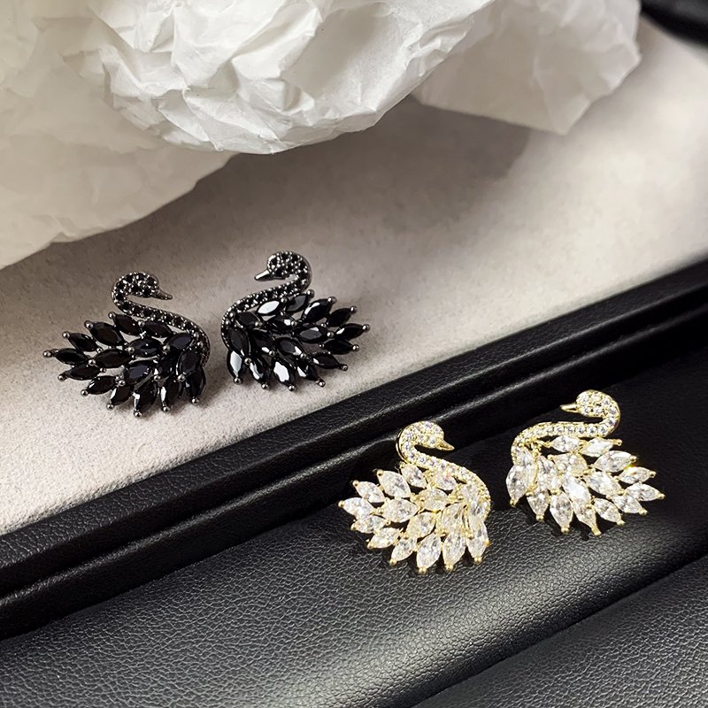 Black Swan Earrings, Women's Light Luxury Charm, Niche Earrings, 2024 New Explosive, High End, Unique Earrings