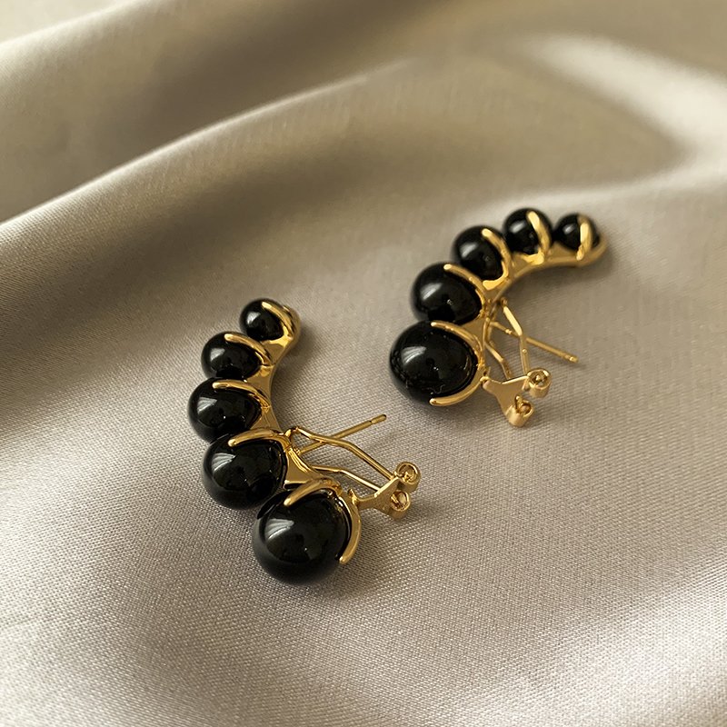 Black bead earrings for women with a niche design, French retro earrings, 2024 new popular earrings