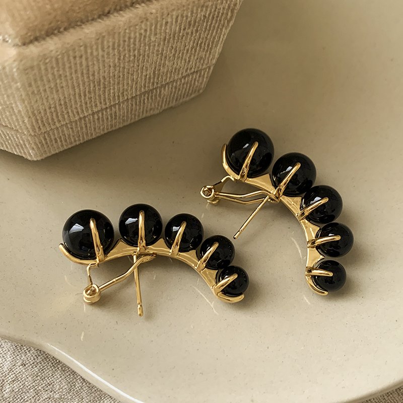 Black bead earrings for women with a niche design, French retro earrings, 2024 new popular earrings