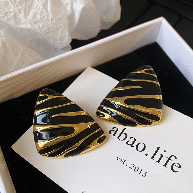 Black gold zebra print retro earrings for women, luxurious and high-end, exaggerated large earrings, 2024 new popular unique earrings