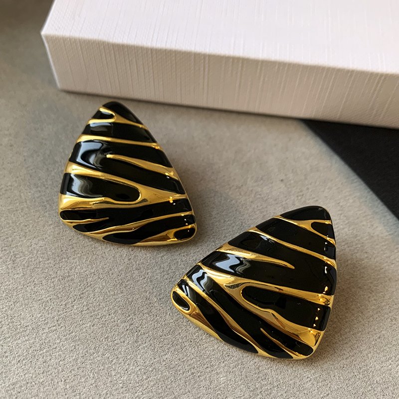 Black gold zebra print retro earrings for women, luxurious and high-end, exaggerated large earrings, 2024 new popular unique earrings