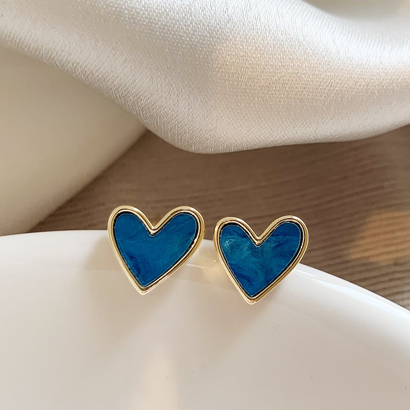 Blue Love Earnail Female 2024 New Explosive Unique Earrings with Light Luxury, High Grade, and Minority Temperament Ear Accessories