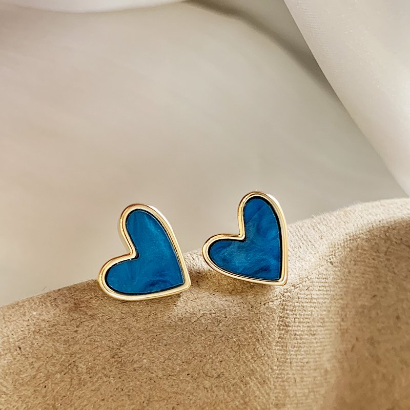 Blue Love Earnail Female 2024 New Explosive Unique Earrings with Light Luxury, High Grade, and Minority Temperament Ear Accessories