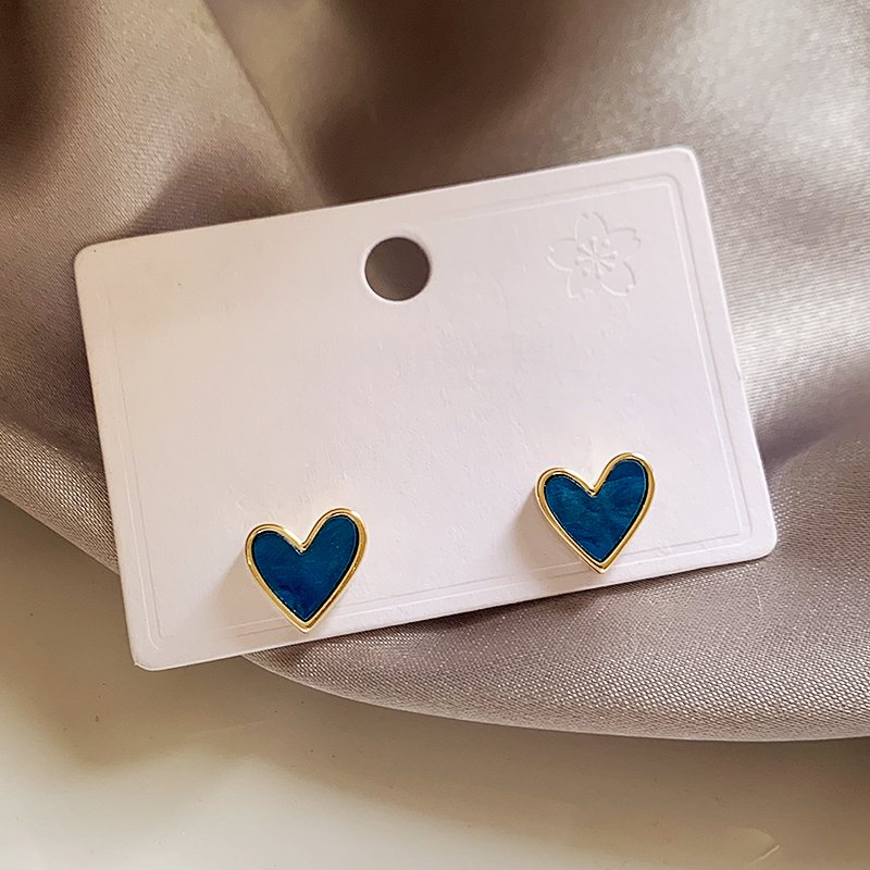 Blue Love Earnail Female 2024 New Explosive Unique Earrings with Light Luxury, High Grade, and Minority Temperament Ear Accessories