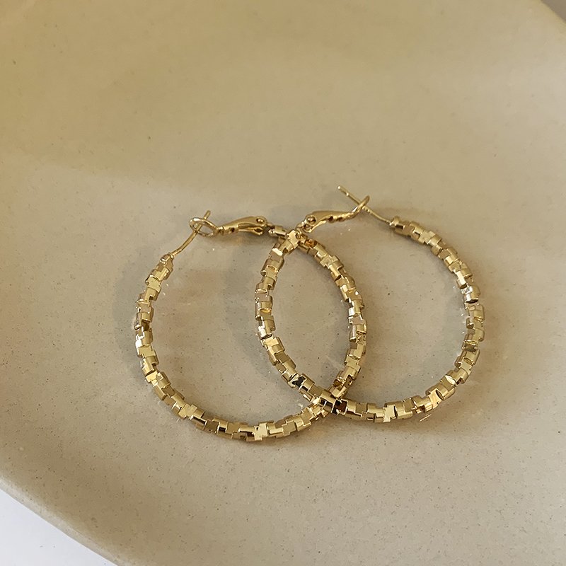 Broken silver circle earrings for women, niche, high-end, unique earrings, 2024 new popular style, temperament earrings