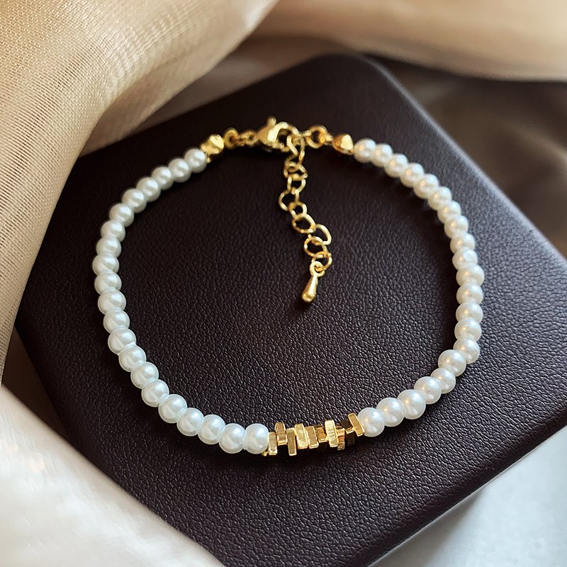 Broken silver natural pearl bracelet for women, light luxury, niche and exquisite bracelet, 2024 new popular item, layered jewelry