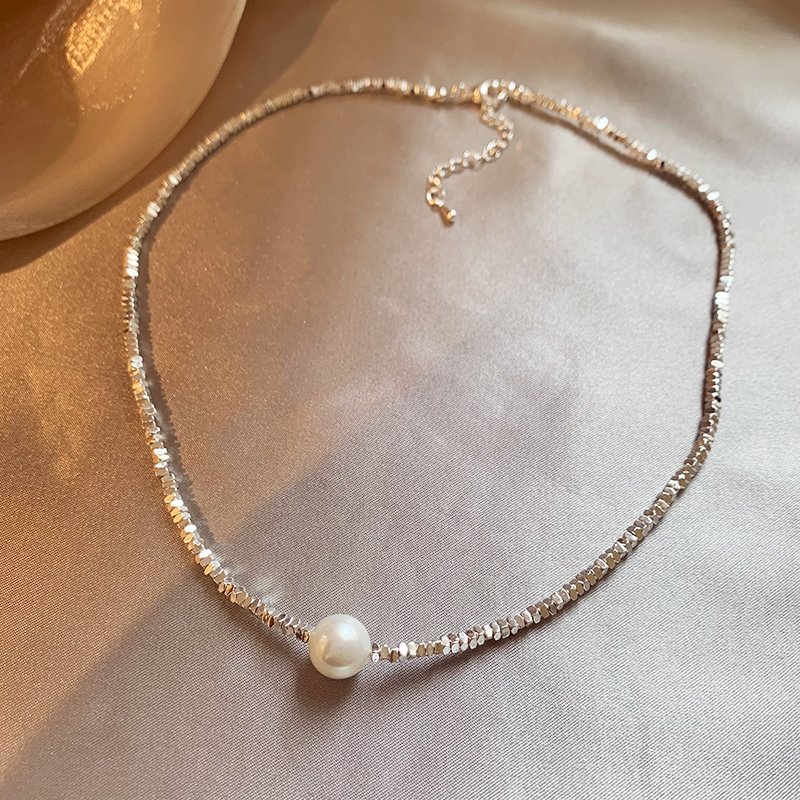 Broken silver pearl necklace for women, light luxury, niche collarbone chain, 2024 new popular item, high-end necklace with accessories