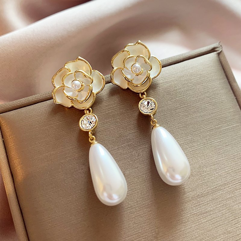 Camellia water droplet pearl earrings 2024 new popular high-end earrings for women, long style temperament flower earrings