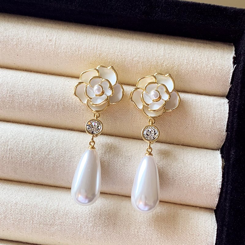 Camellia water droplet pearl earrings 2024 new popular high-end earrings for women, long style temperament flower earrings