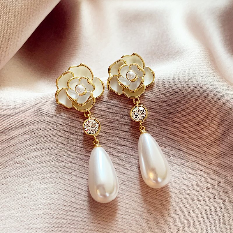 Camellia water droplet pearl earrings 2024 new popular high-end earrings for women, long style temperament flower earrings