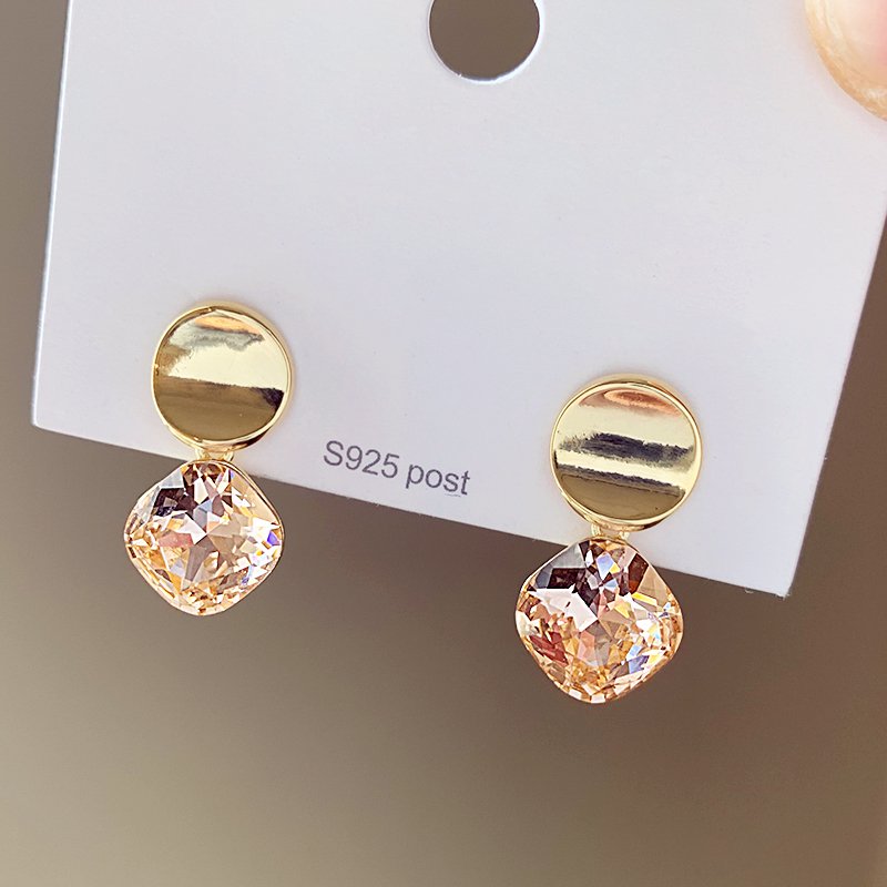 Candy colored dazzling zircon earrings for women, light luxury and high-end earrings, 2024 new popular, niche and unique ear accessories